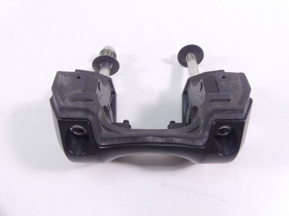 2019 Yamaha VMX17 V-Max 1700 Handlebar Handle Bar Riser Set 2S3-23441-01-00 {{ shop.shopifyCountryName }} - Mototech271