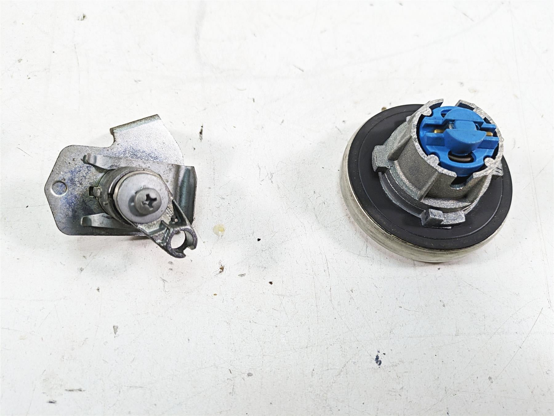 2013 Moto Guzzi V7 750 Stone Ignition Switch Key Lock Set GU32782510 883477 {{ shop.shopifyCountryName }} - Mototech271