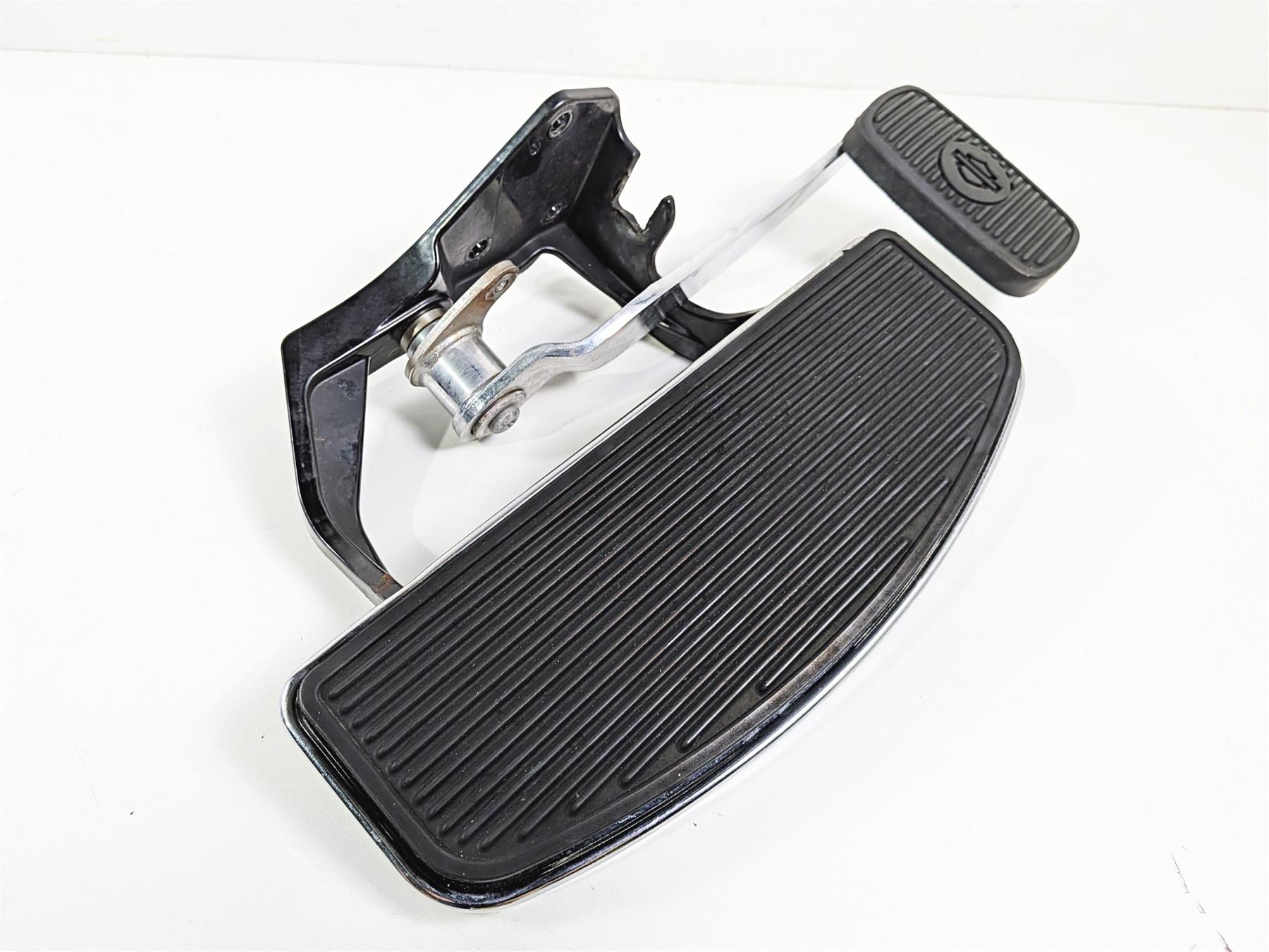 2012 Harley Softail FLSTF Fat Boy Right Front Floorboard Brake Pedal 42431-11