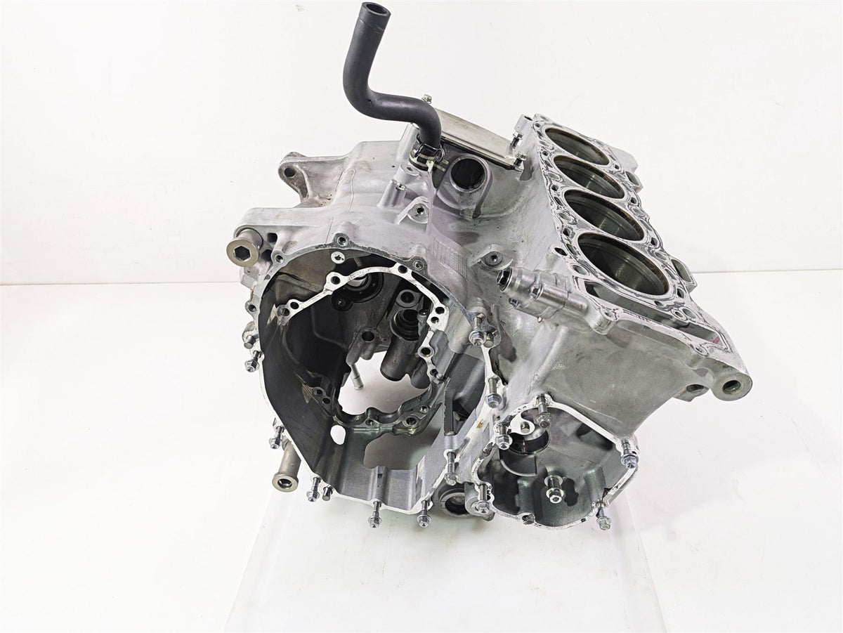 2016 Kawasaki ZX10R Ninja Lower Engine Crank Case & Bolts 14001-0656 14001-0724 {{ shop.shopifyCountryName }} - Mototech271