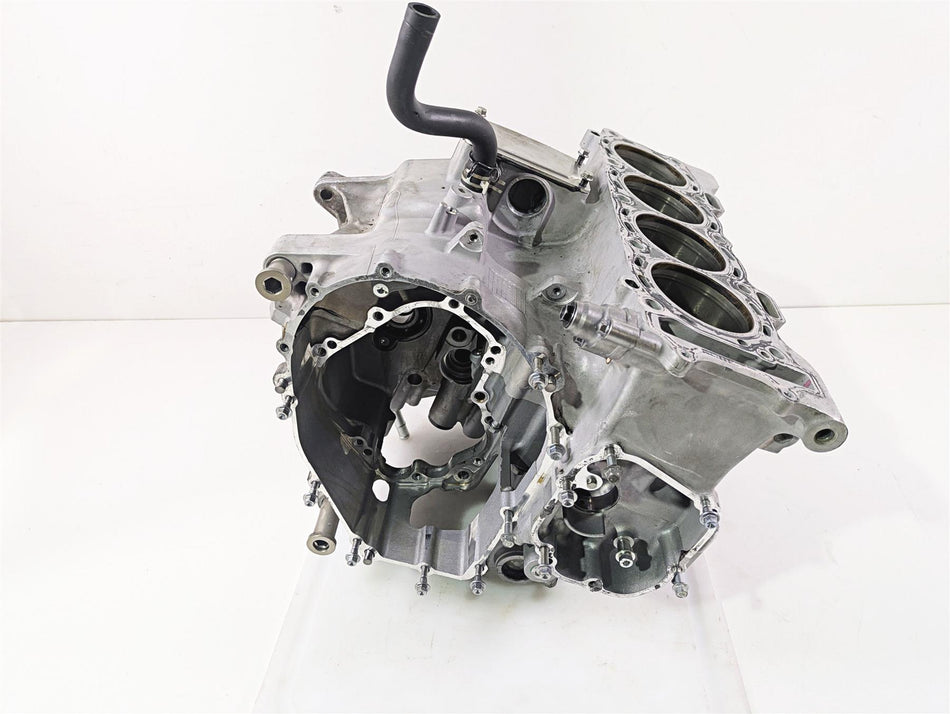 2016 Kawasaki ZX10R Ninja Lower Engine Crank Case & Bolts 14001-0656 14001-0724 {{ shop.shopifyCountryName }} - Mototech271