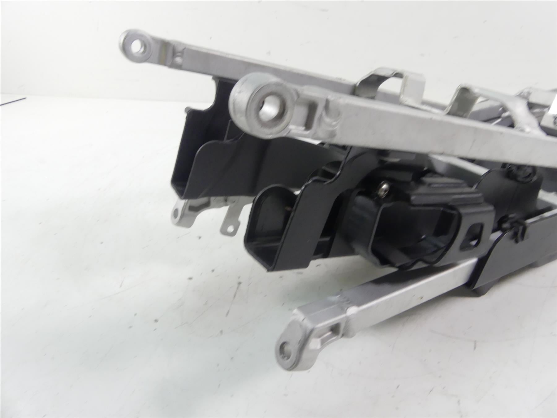 2021 Aprilia RS 660 Straight Rear Sub Frame Subframe 2B008726 2B006819 {{ shop.shopifyCountryName }} - Mototech271