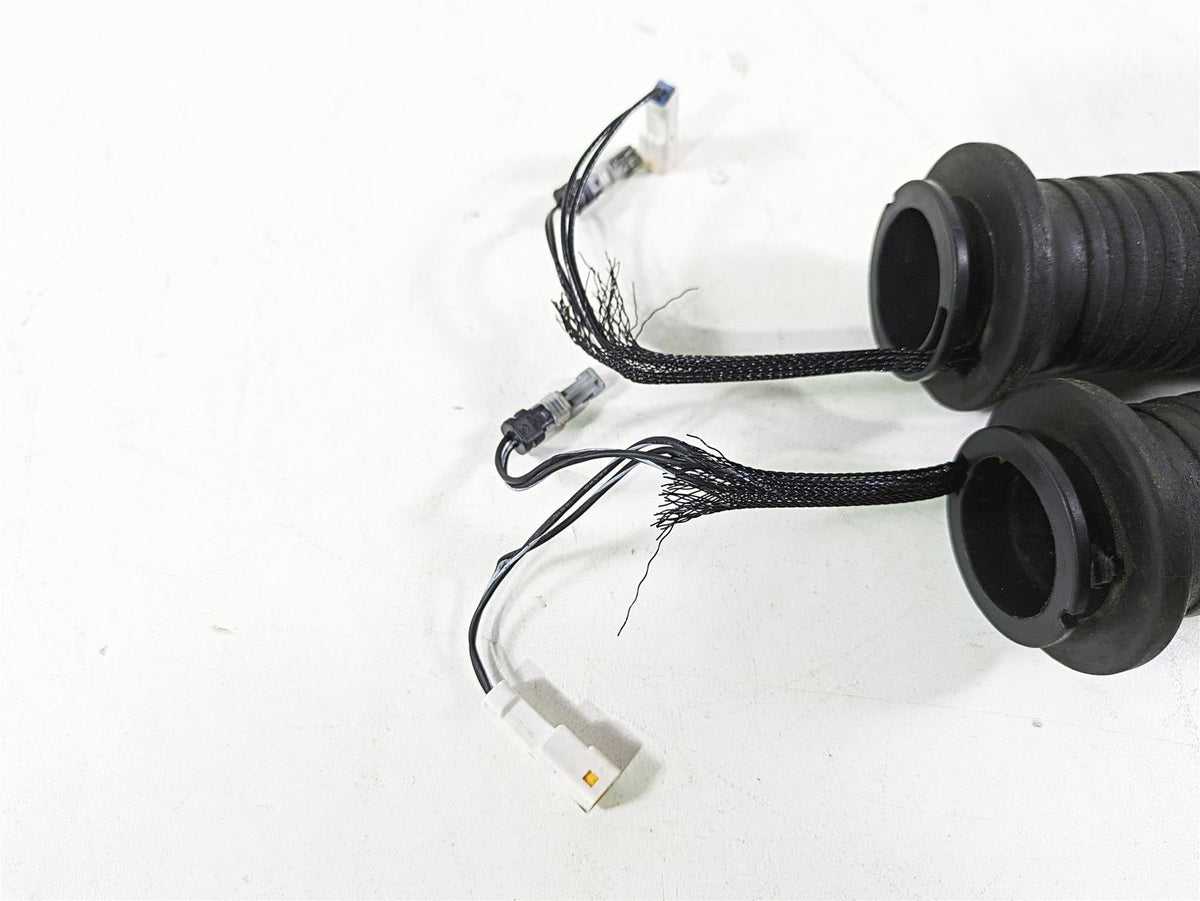 2018 Indian Chieftain Dark Horse Heated Left Right Hand Grip Set 5416650 {{ shop.shopifyCountryName }} - Mototech271
