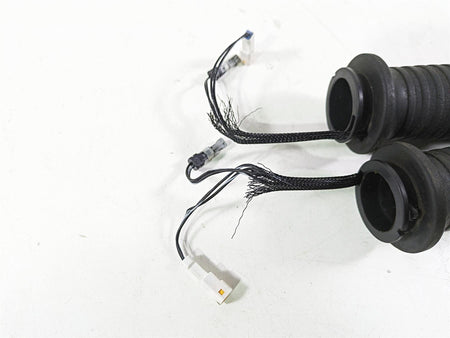 2018 Indian Chieftain Dark Horse Heated Left Right Hand Grip Set 5416650 {{ shop.shopifyCountryName }} - Mototech271
