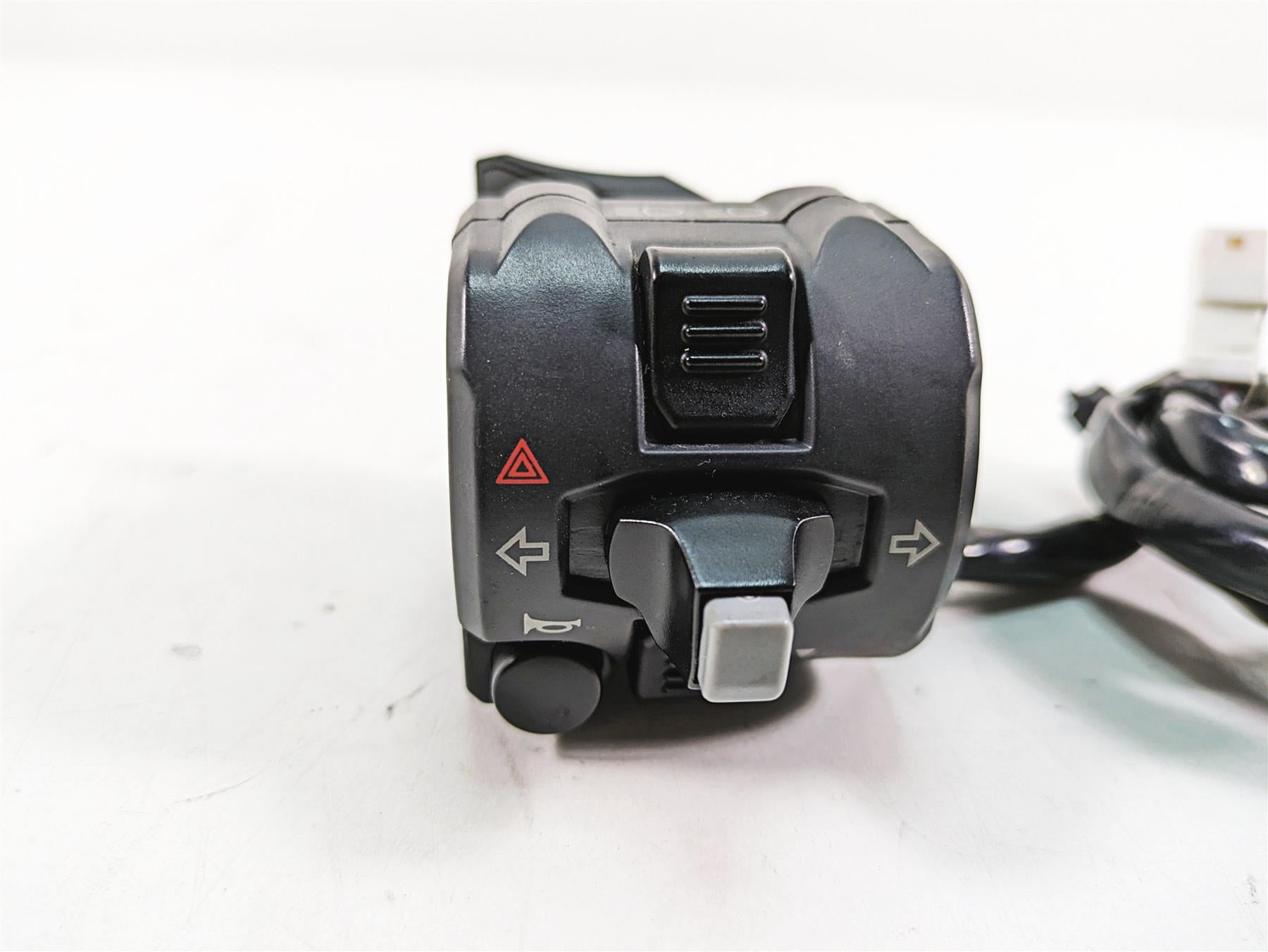 2016 Ducati Panigale 1299 S Left Hand Light Blinker Control Switch 65110132A {{ shop.shopifyCountryName }} - Mototech271