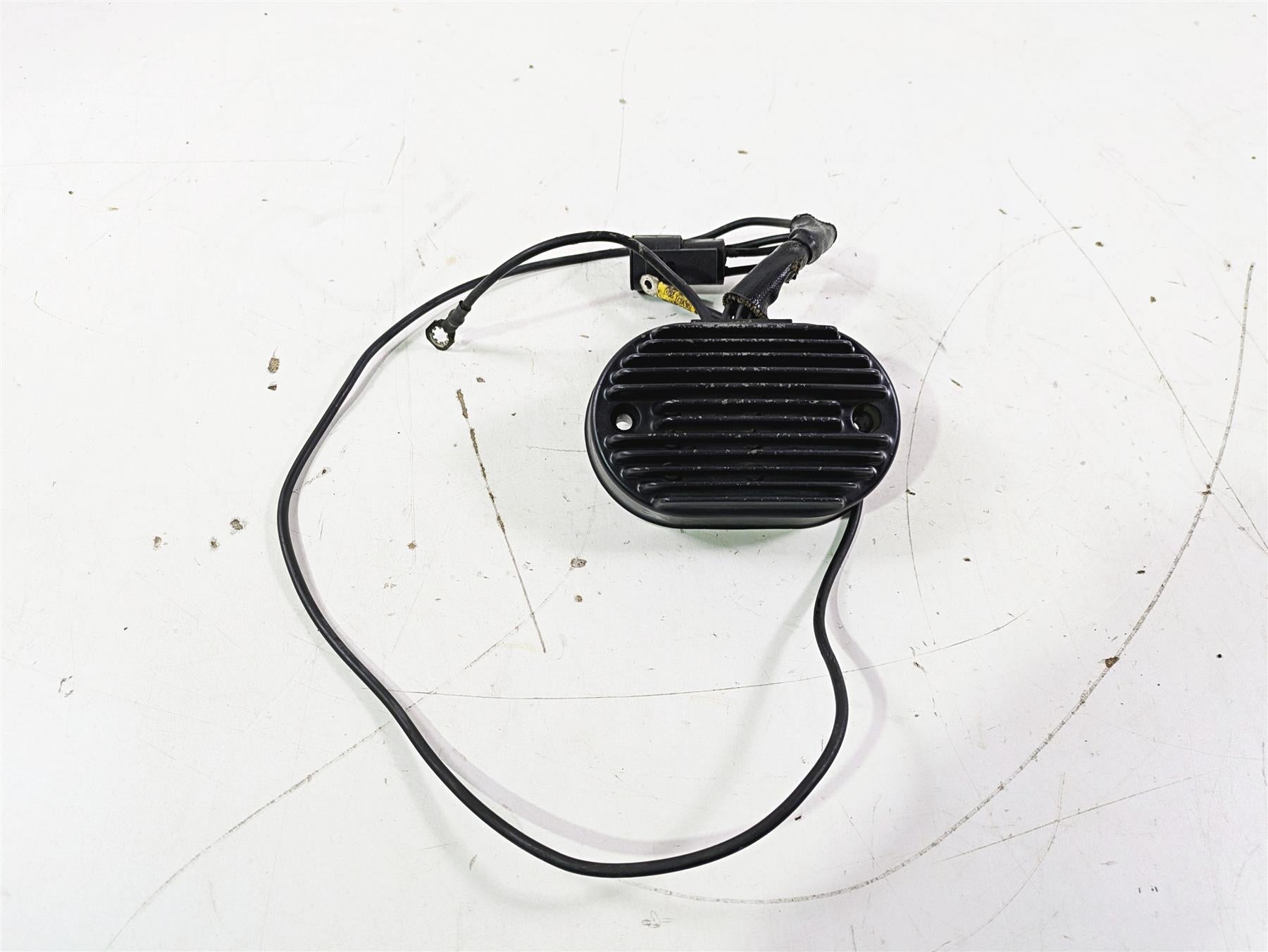 2005 Harley Softail FLSTSCI Heritage Springer Rectifier Volt Regulator 74540-01 {{ shop.shopifyCountryName }} - Mototech271