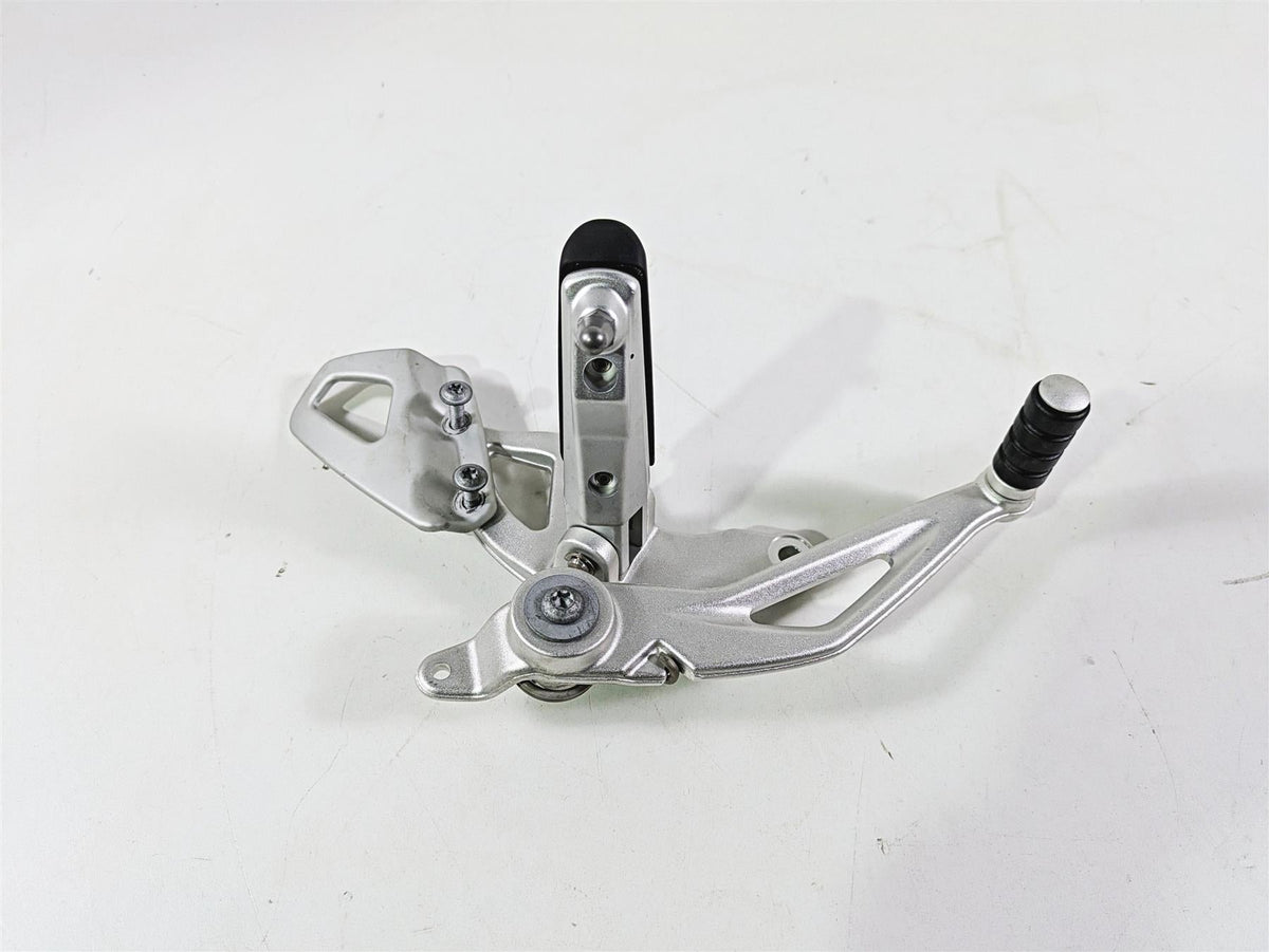 2014 BMW R nine T R9T K21 Right Front Rider Footpeg & Brake Pedal 46717671078 {{ shop.shopifyCountryName }} - Mototech271