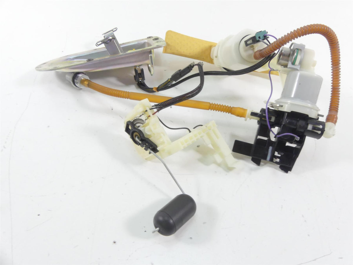 2009 Harley FXDF Dyna Fat Bob Fuel Gas Petrol Pump + Level Sender 75218-04D {{ shop.shopifyCountryName }} - Mototech271