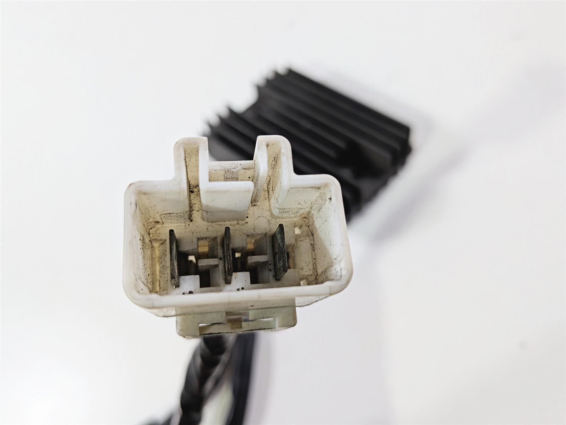 2018 Aprilia RSV4 RR Rectifier Voltage Regulator B043488 {{ shop.shopifyCountryName }} - Mototech271