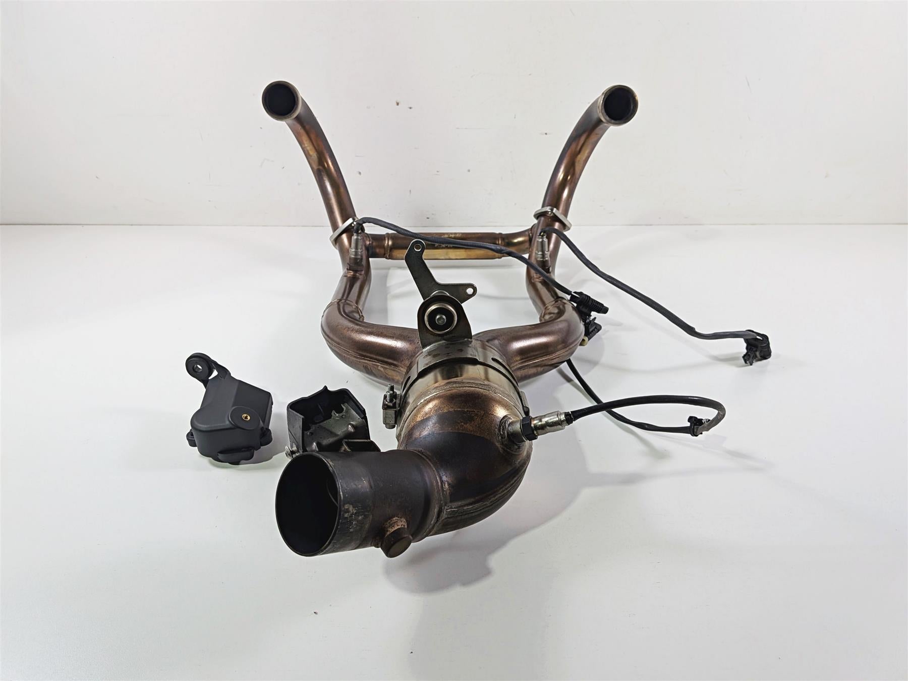 2023 BMW R nineT Scrambler K23 Exhaust Header & Servo 18519443107 18519443059 {{ shop.shopifyCountryName }} - Mototech271