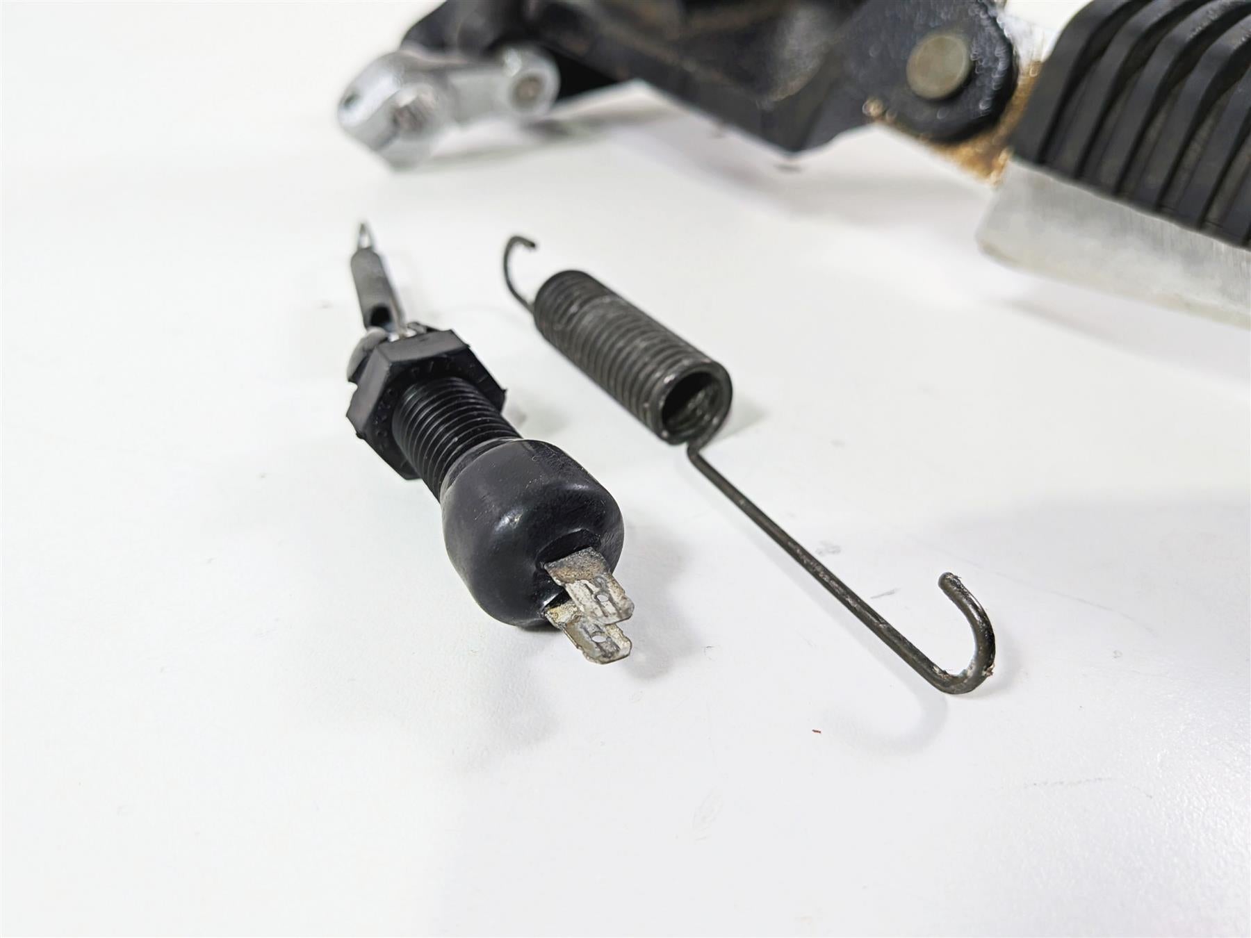 2005 Suzuki VZ800 M50 Boulevard Left Footpeg + Shifter Lever & Parts 43521-41F01 {{ shop.shopifyCountryName }} - Mototech271