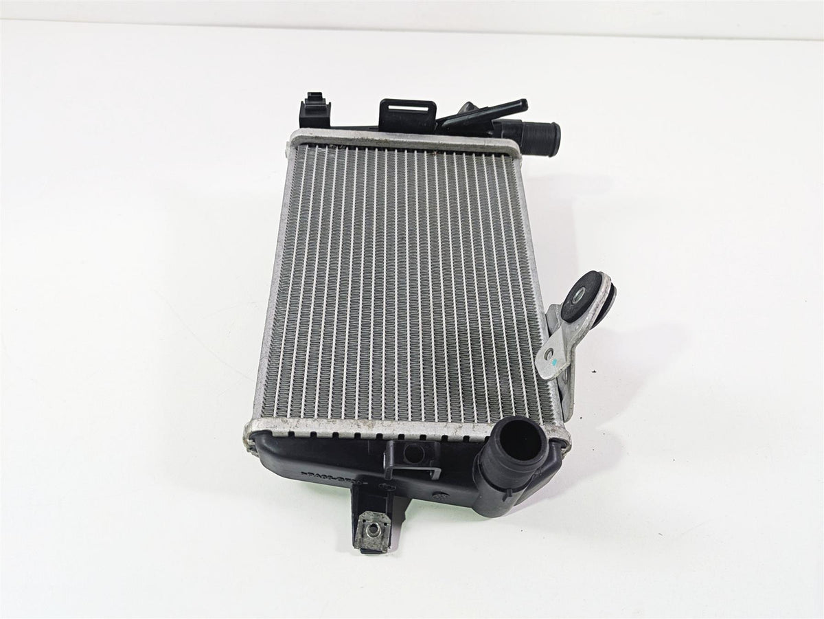2016 BMW R1200RT K52 Left Radiator Cooler 17118546408 {{ shop.shopifyCountryName }} - Mototech271