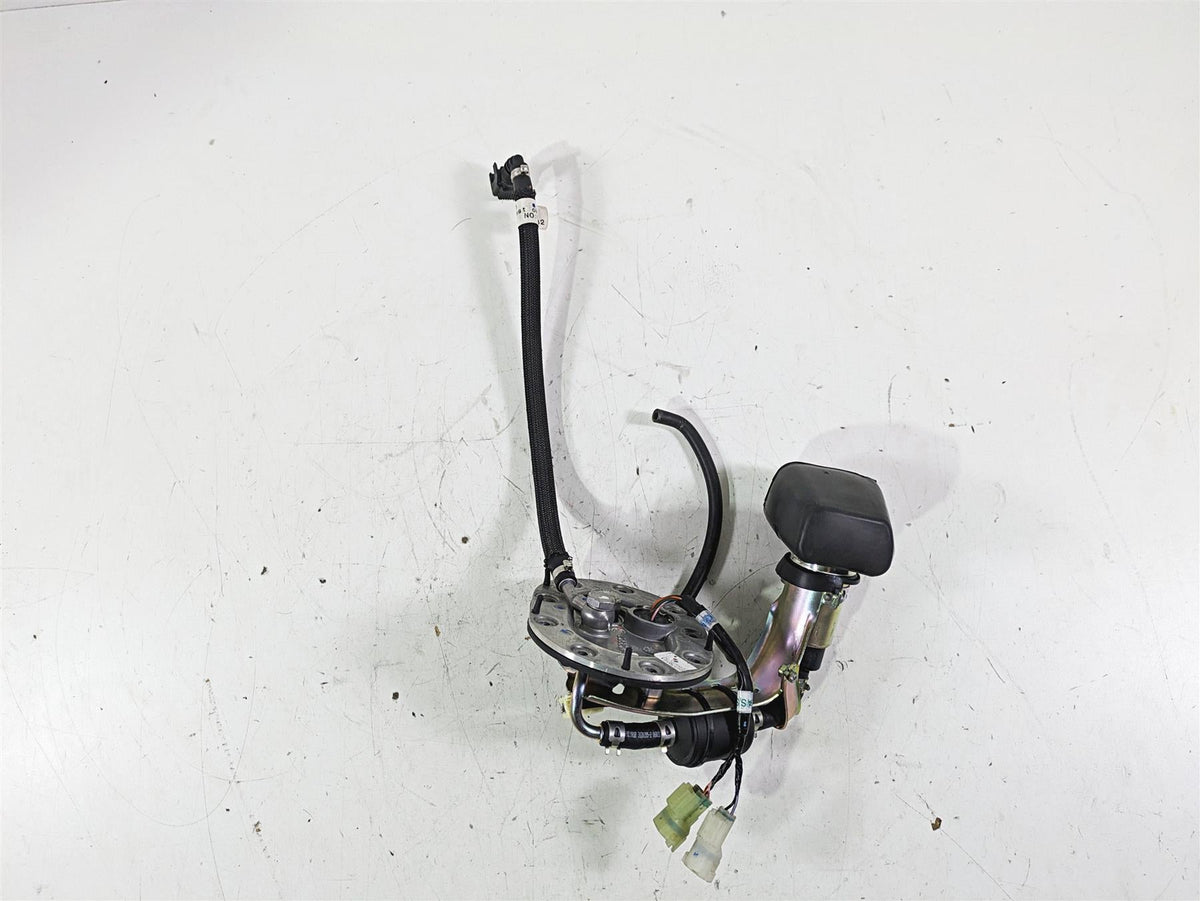2020 Triumph Street Scrambler 900 Fuel Gas Petrol Pump -Tested T2402902 T1240330 {{ shop.shopifyCountryName }} - Mototech271