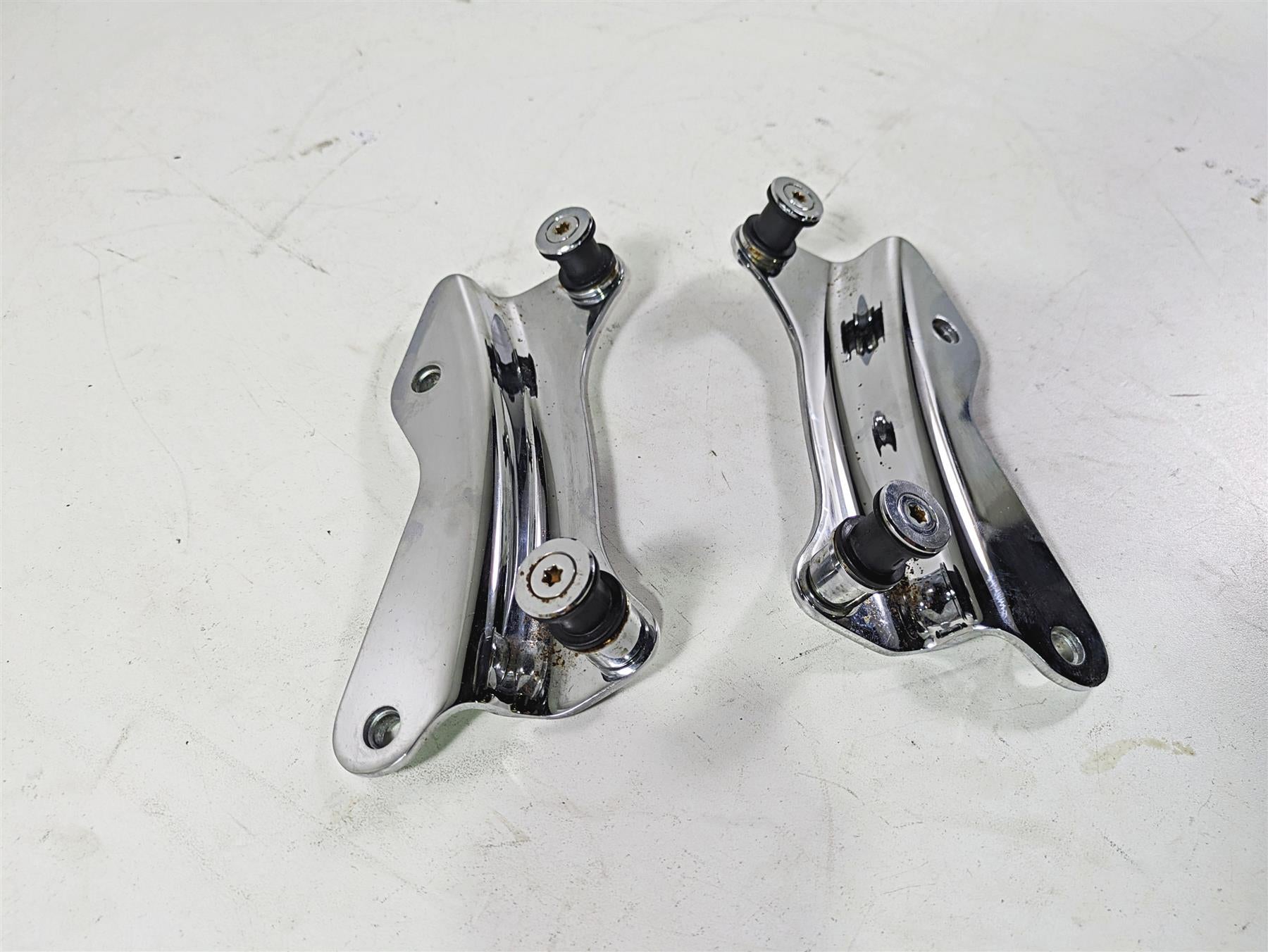 2020 Harley Touring FLHT Electra Glide 4 Point Tour Pak Docking Set 52300353 {{ shop.shopifyCountryName }} - Mototech271