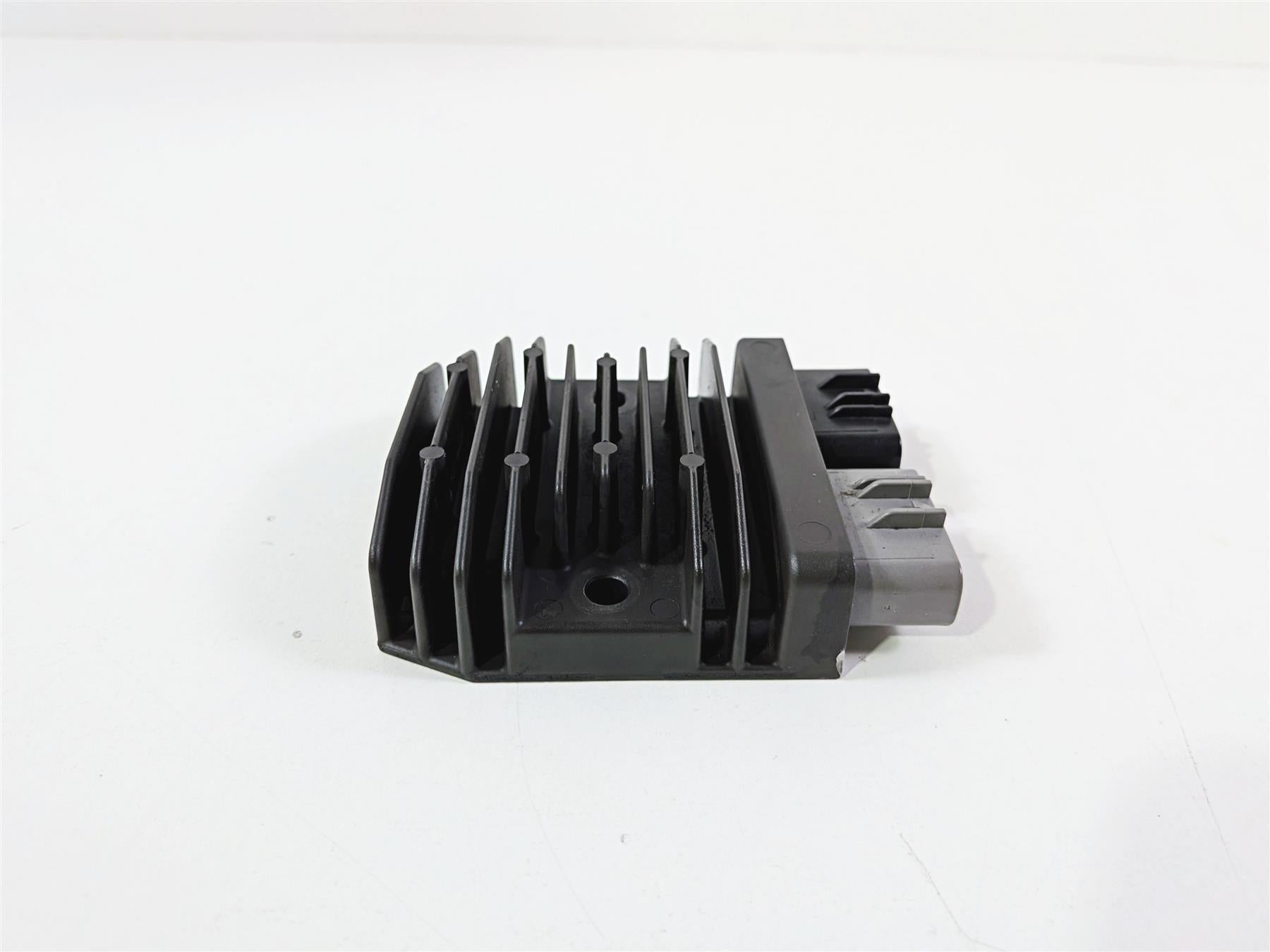 2015 Ducati Diavel Dark Rectifier Voltage Regulator 54040301B FH020AA-Mototech271