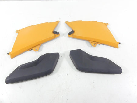 2008 BMW R1200GS K25 Between Leg Side Cover Fairing Set 46637700886 {{ shop.shopifyCountryName }} - Mototech271
