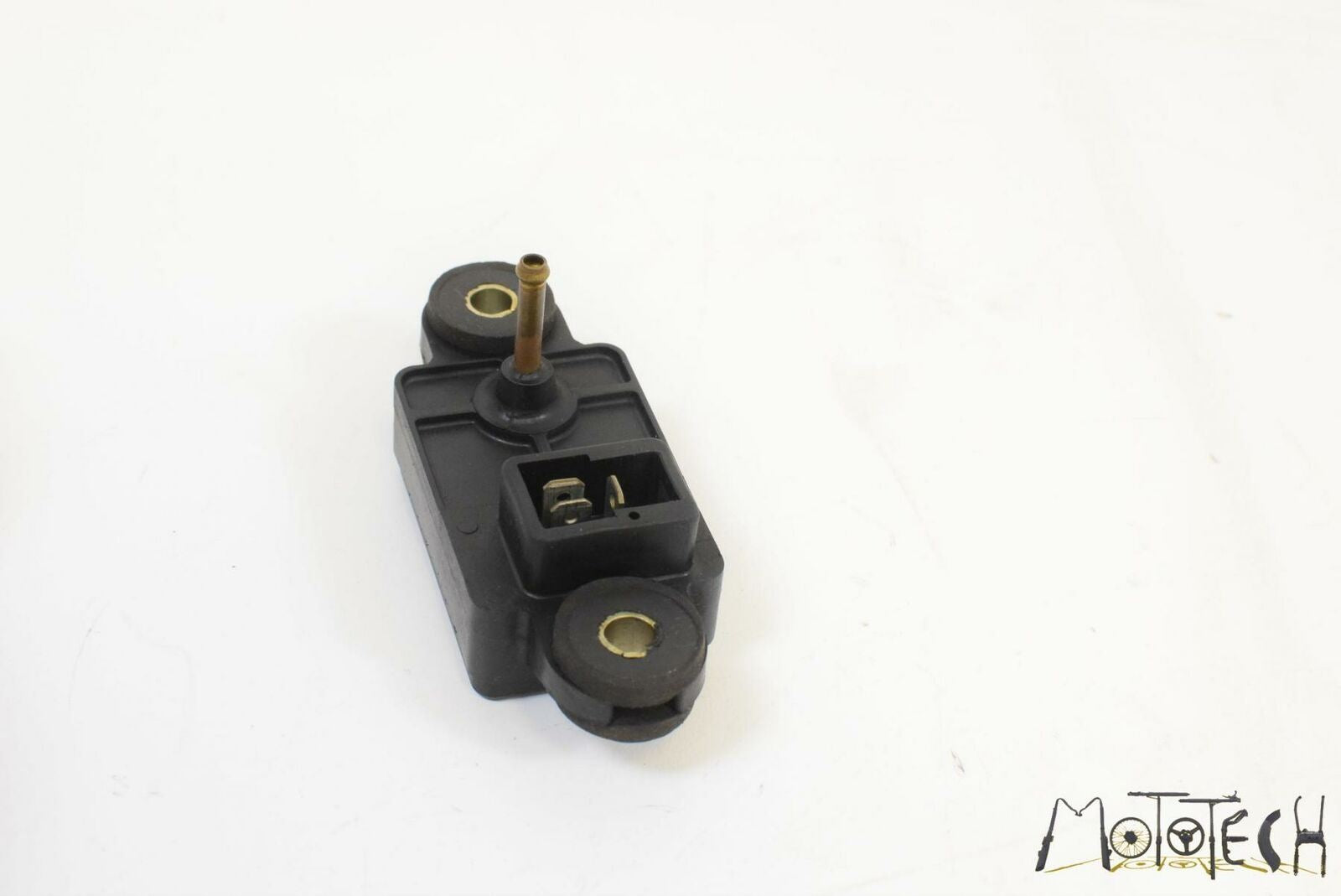 1995 Yamaha V Max 1200 Intake Boost Pressure Sensor 22N-82380-10-00 {{ shop.shopifyCountryName }} - Mototech271