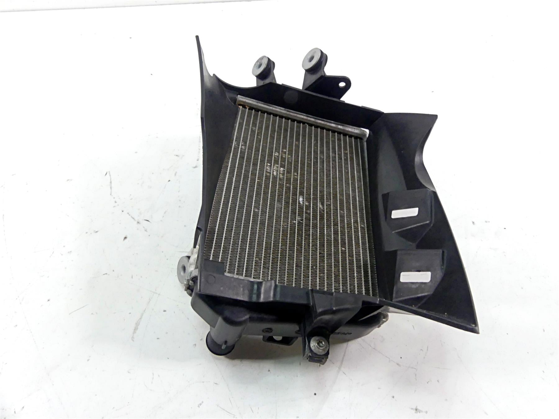 2015 BMW R1200GS GSW K50 Left Radiator + Cover 17118546408 {{ shop.shopifyCountryName }} - Mototech271