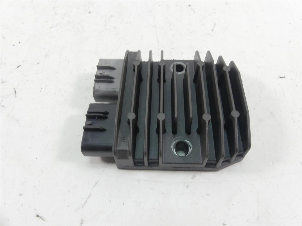2008 Yamaha FZ1 Fazer Rectifier Voltage Regulator 1D7-81960-00-00 FH012AA {{ shop.shopifyCountryName }} - Mototech271