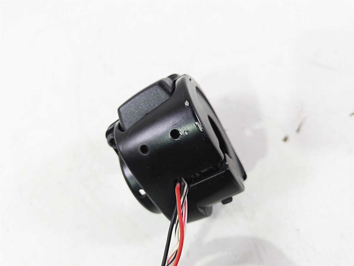 2018 Harley FXBR Softail Breakout Left Hand Blinker Control Switch 71500292 {{ shop.shopifyCountryName }} - Mototech271