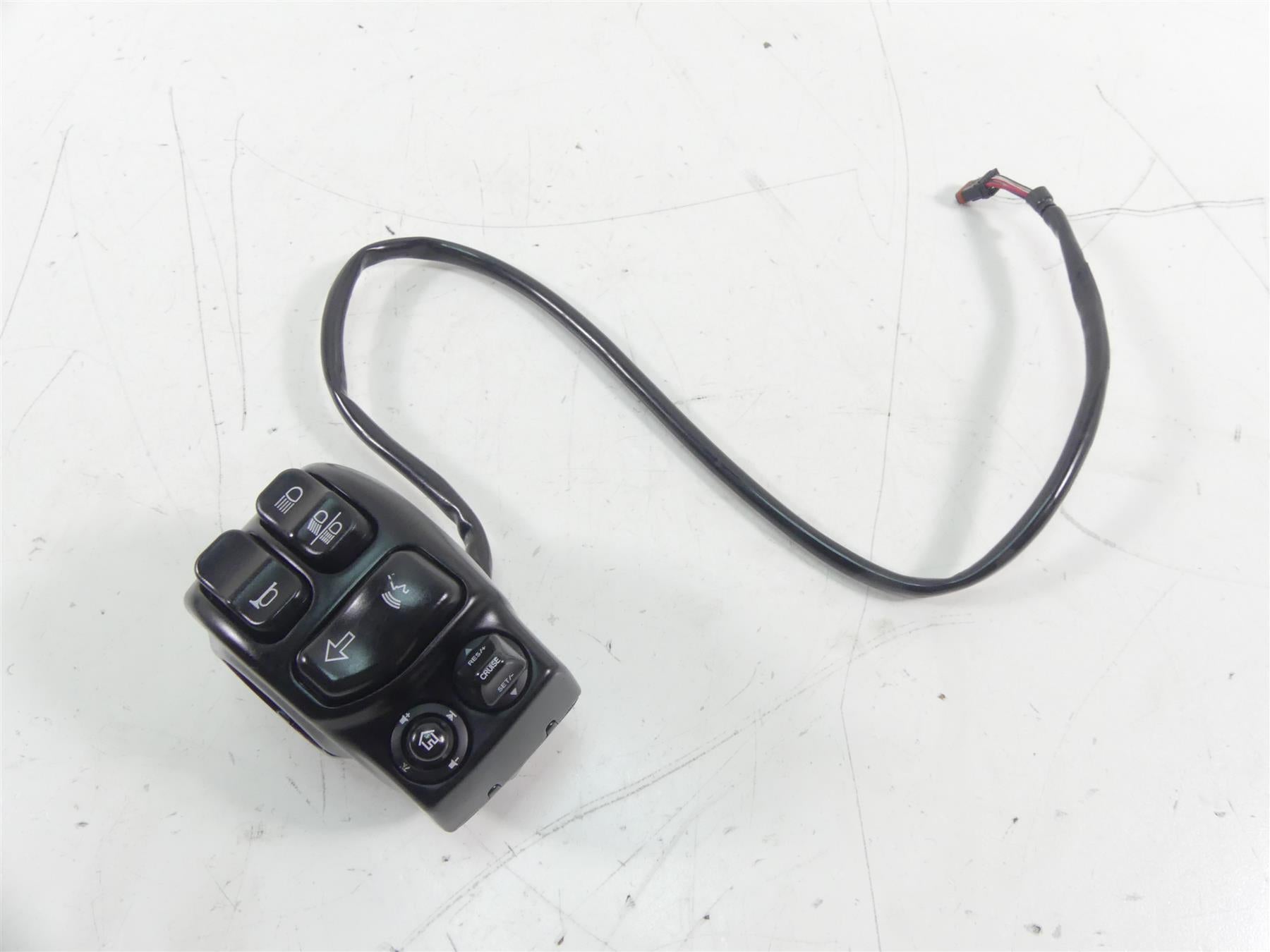 2016 Harley Touring FLTRX Road Glide Left Cruise Audio Control Switch 71500128B {{ shop.shopifyCountryName }} - Mototech271