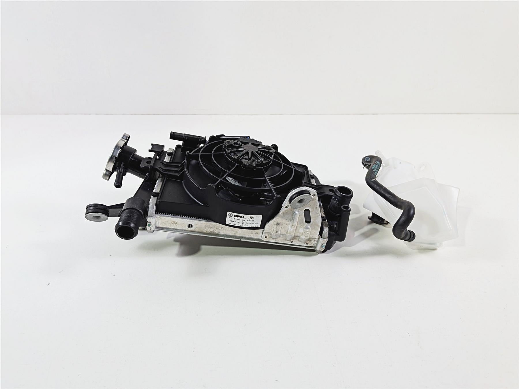 2023 BMW R1250RT RTP K52 Right Radiator Fan Hoses Covers 17118546416 {{ shop.shopifyCountryName }} - Mototech271