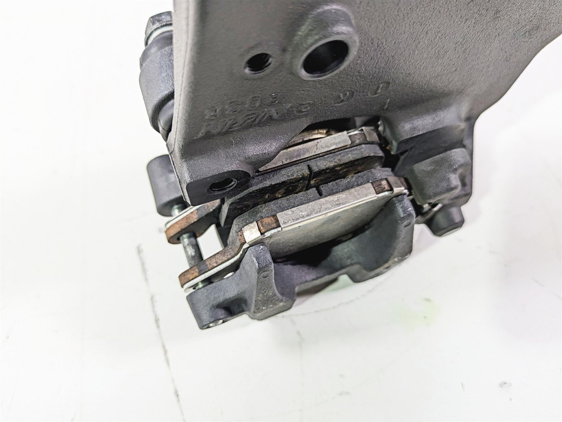 2022 Kawasaki ZR900RS Cafe Nissin Rear Brake Caliper & Bracket Set 43080-0050-DJ {{ shop.shopifyCountryName }} - Mototech271