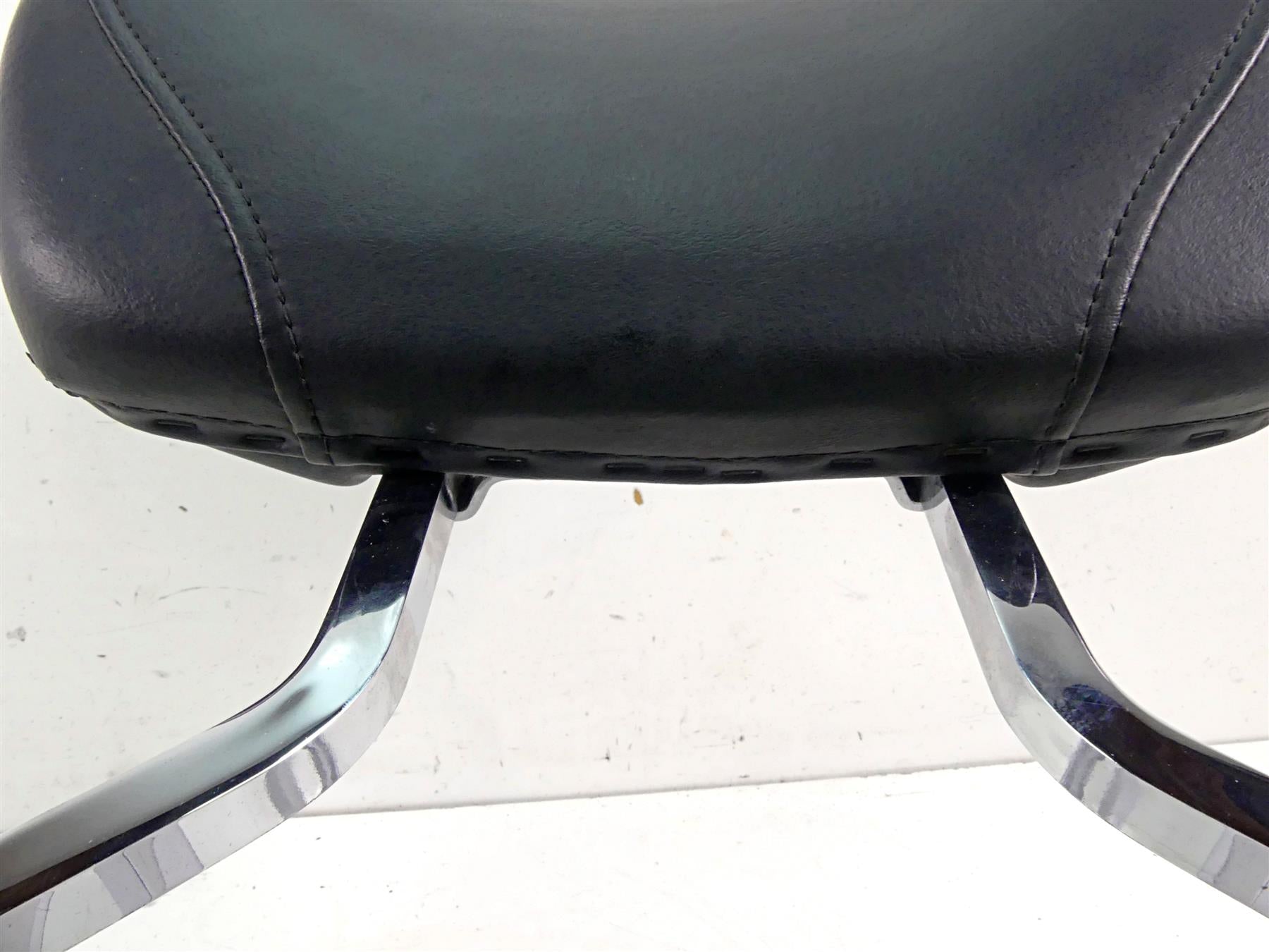 2006 Harley Softail FXSTSI Springer 22" Passenger Backrest Luggage Rack 53810-00C {{ shop.shopifyCountryName }} - Mototech271