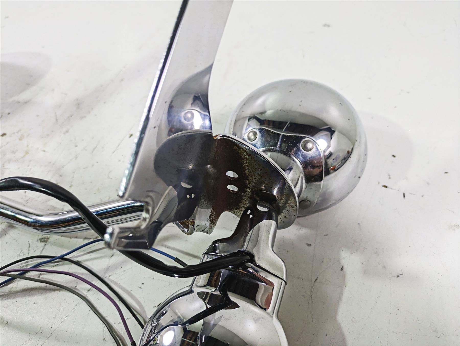 2003 Harley Touring FLHTCUI 100TH E-Glide Front Spot Light Blinker Set 68712-94 {{ shop.shopifyCountryName }} - Mototech271