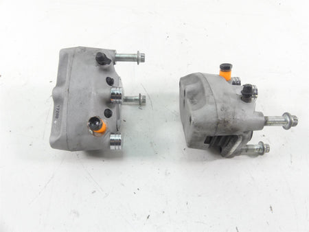 2005 Harley Touring CVO FLHTCSE Electra Glide Front Brake Caliper Set 44382-99C {{ shop.shopifyCountryName }} - Mototech271