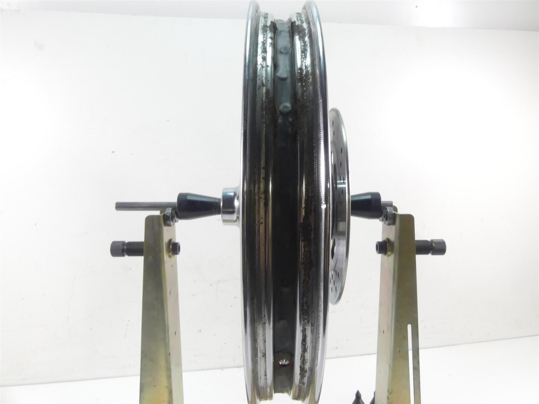 1999 Harley FXSTS Softail Springer 21x2.15 Front Wheel Spoke Rim - Read 43676-88C {{ shop.shopifyCountryName }} - Mototech271