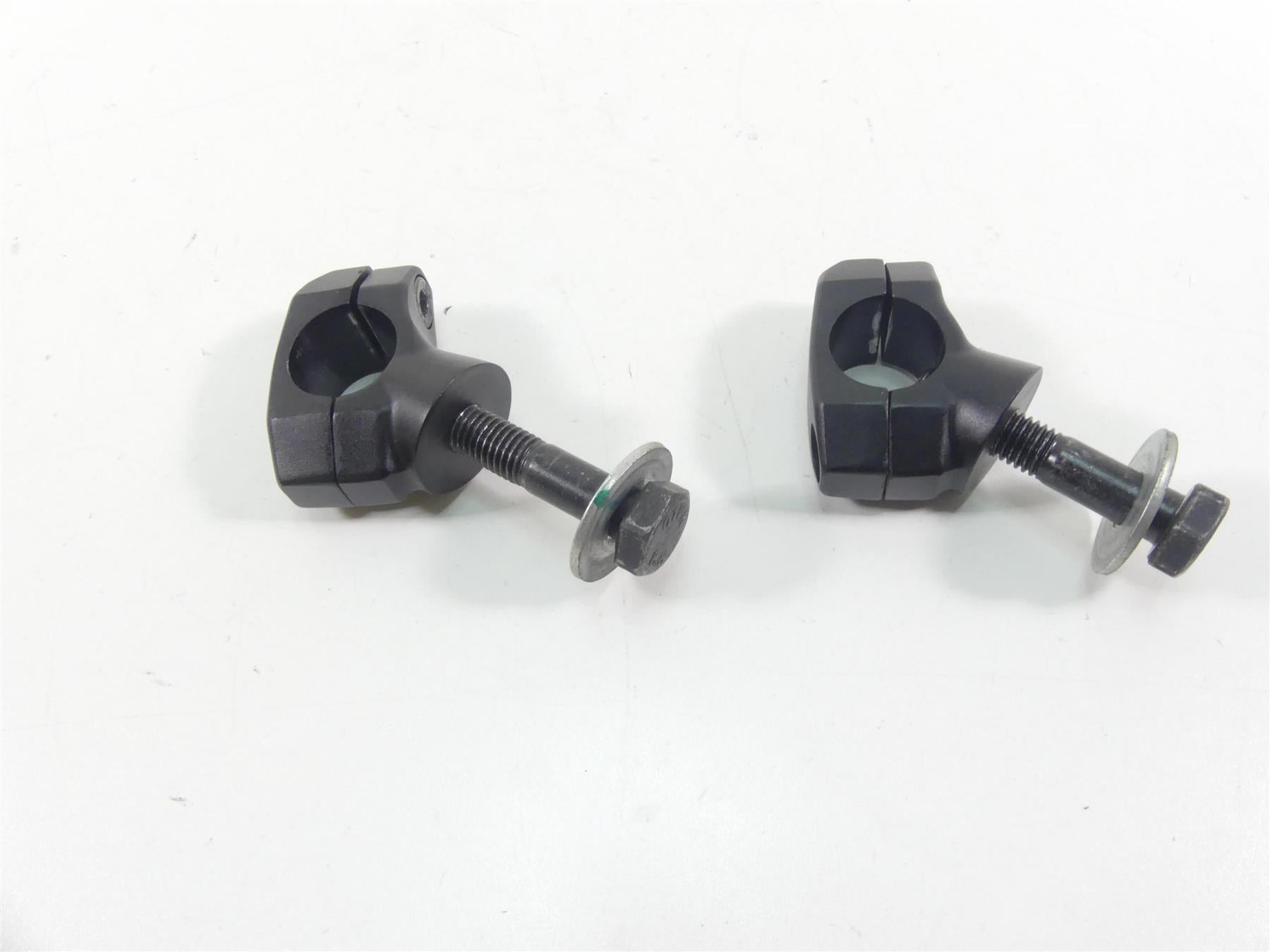 2015 Victory Cross Country Tour Handlebar Holder Riser Set 5139570 {{ shop.shopifyCountryName }} - Mototech271