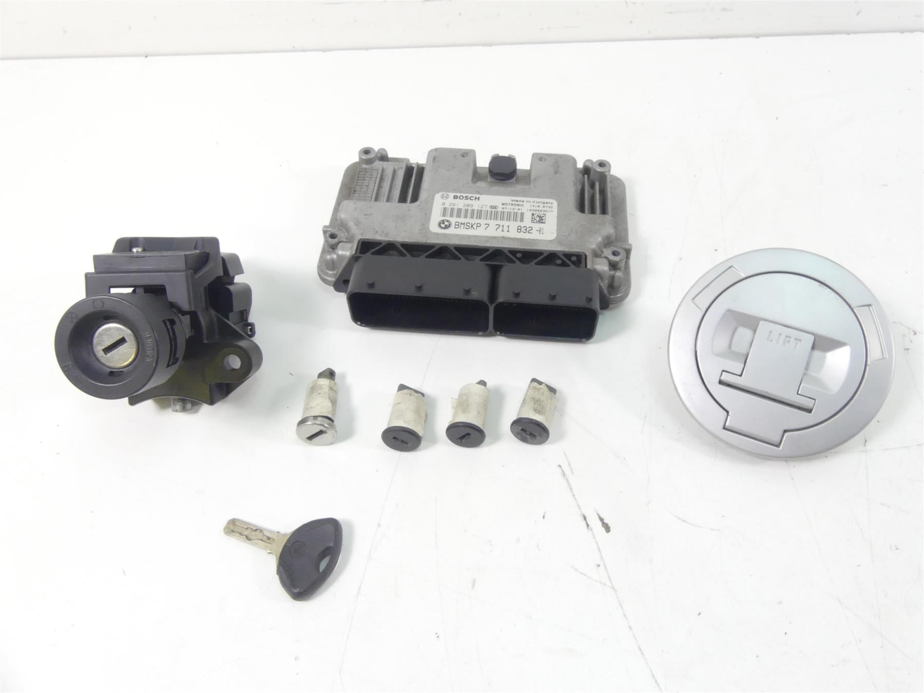 2008 BMW R1200GS K25 Cdi Ignition Switch Key Locks Set 7711832 51257700072 | Mototech271