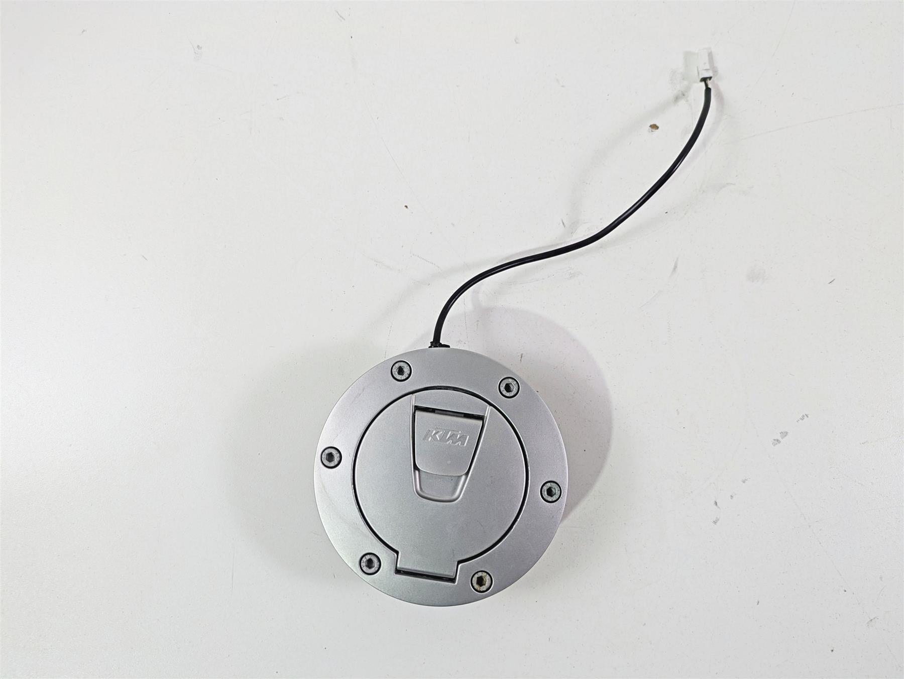 2018 KTM 1290 Super Duke R Keyless Fuel Gas Petrol Tank Cap 61607008000 {{ shop.shopifyCountryName }} - Mototech271