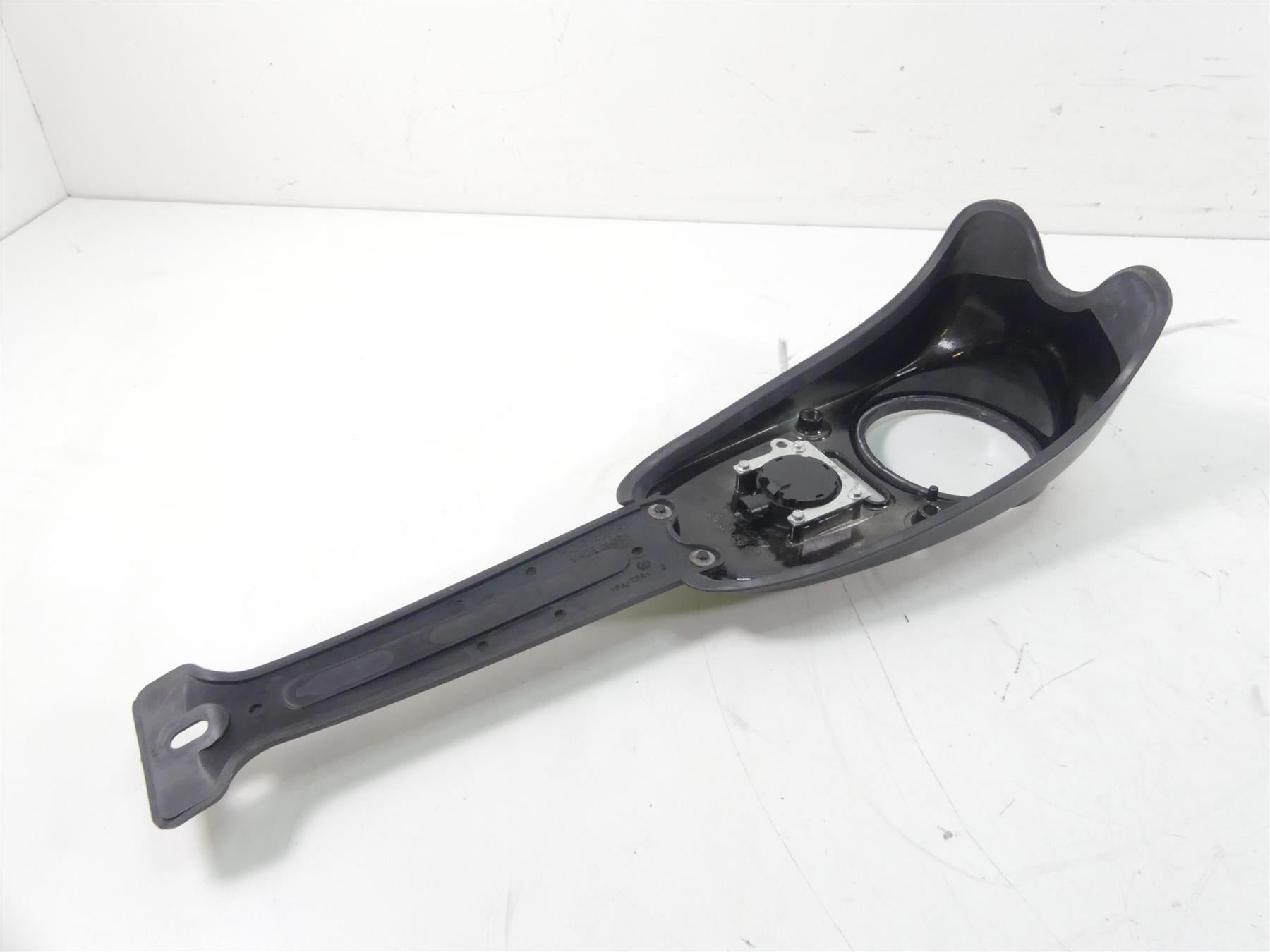 2014 Harley Dyna FXDF Fat Bob Tank Dash Speedometer Cover Console 70900347 {{ shop.shopifyCountryName }} - Mototech271