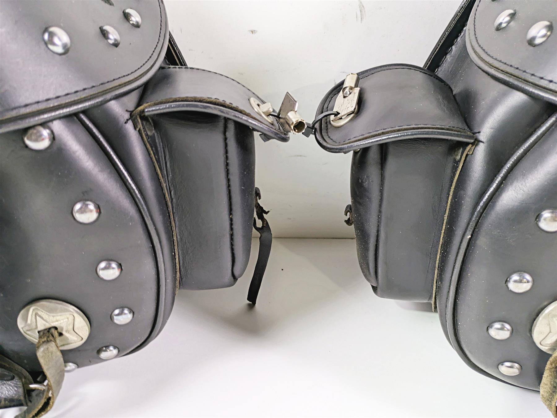 2002 Indian Spirit Deluxe Studded Leather Saddlebag & Mount & Keys Set READ {{ shop.shopifyCountryName }} - Mototech271