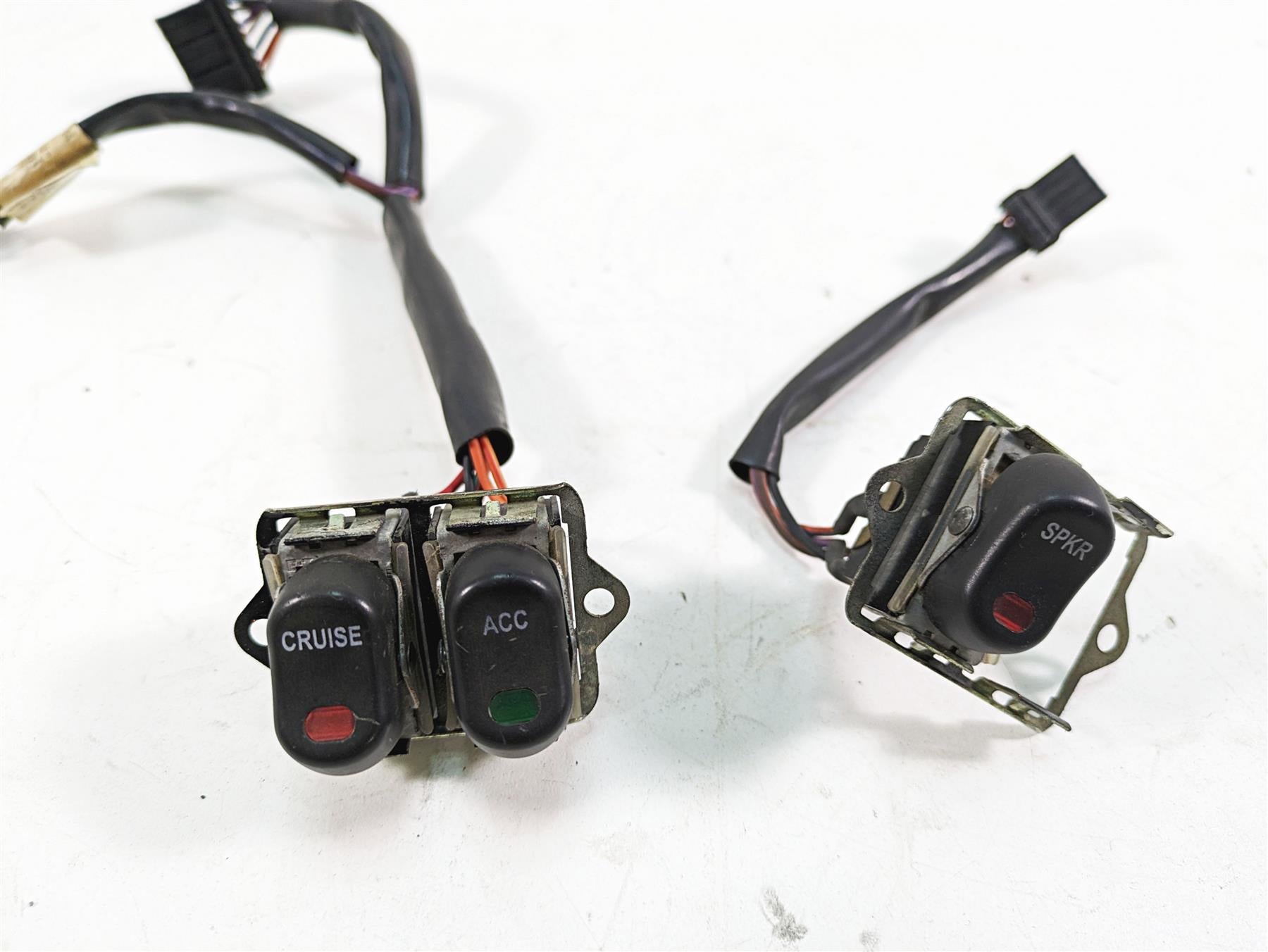 2011 Harley Touring FLTRU Road Glide Auxiliary Cruise Speaker Switches 71625-04 {{ shop.shopifyCountryName }} - Mototech271