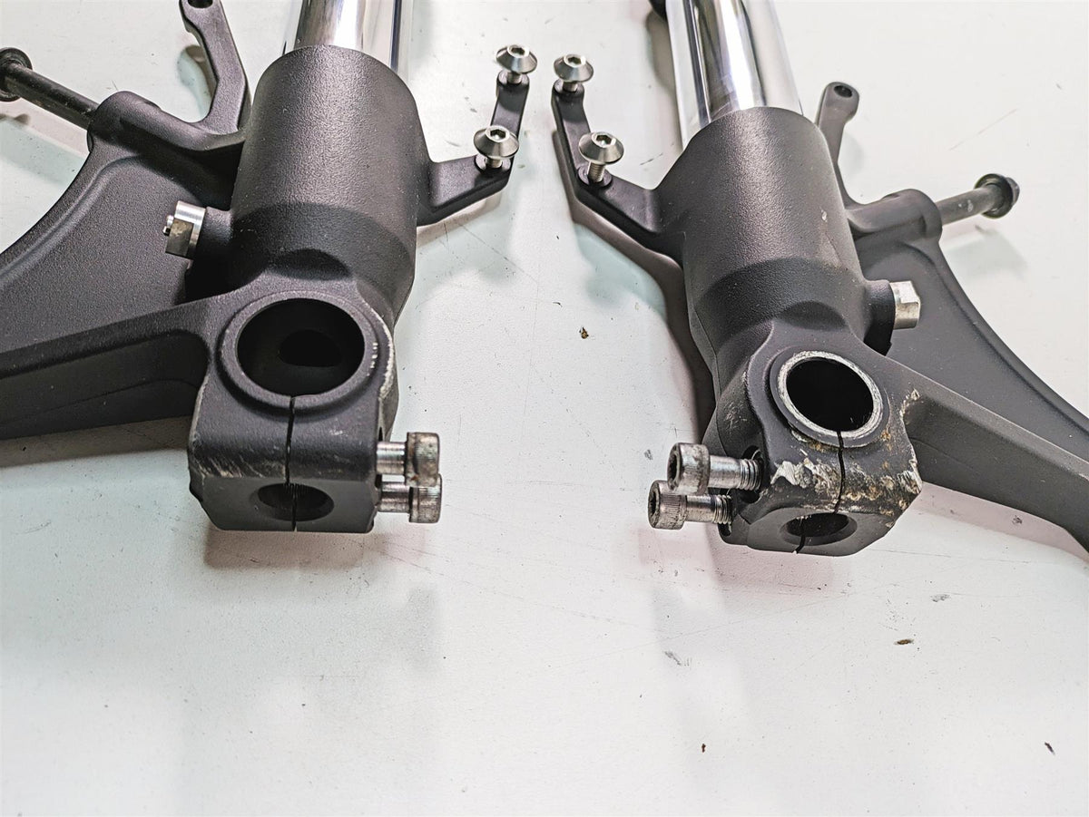 2007 Yamaha R1 YZFR1 Straight Front Fork Leg Set - No Leaks 4C8-23102 4C8-23103 {{ shop.shopifyCountryName }} - Mototech271