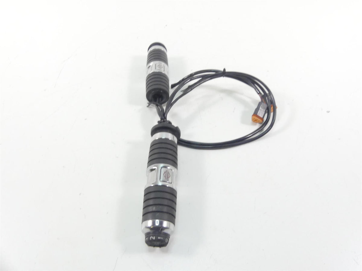 2009 Harley FLHTCU SE4 CVO E-Glide Kahuna Heated Hand Grip Set - Read 56100318 {{ shop.shopifyCountryName }} - Mototech271