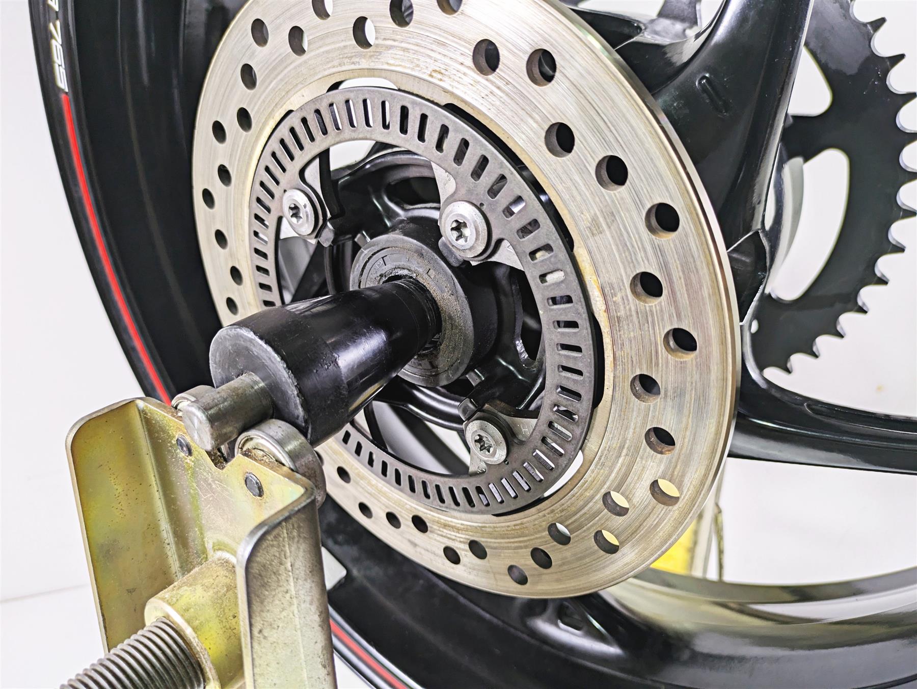 2020 Triumph Daytona 765 Moto2 Rear Wheel Rim 17x 5.5 Ding T2010677 {{ shop.shopifyCountryName }} - Mototech271
