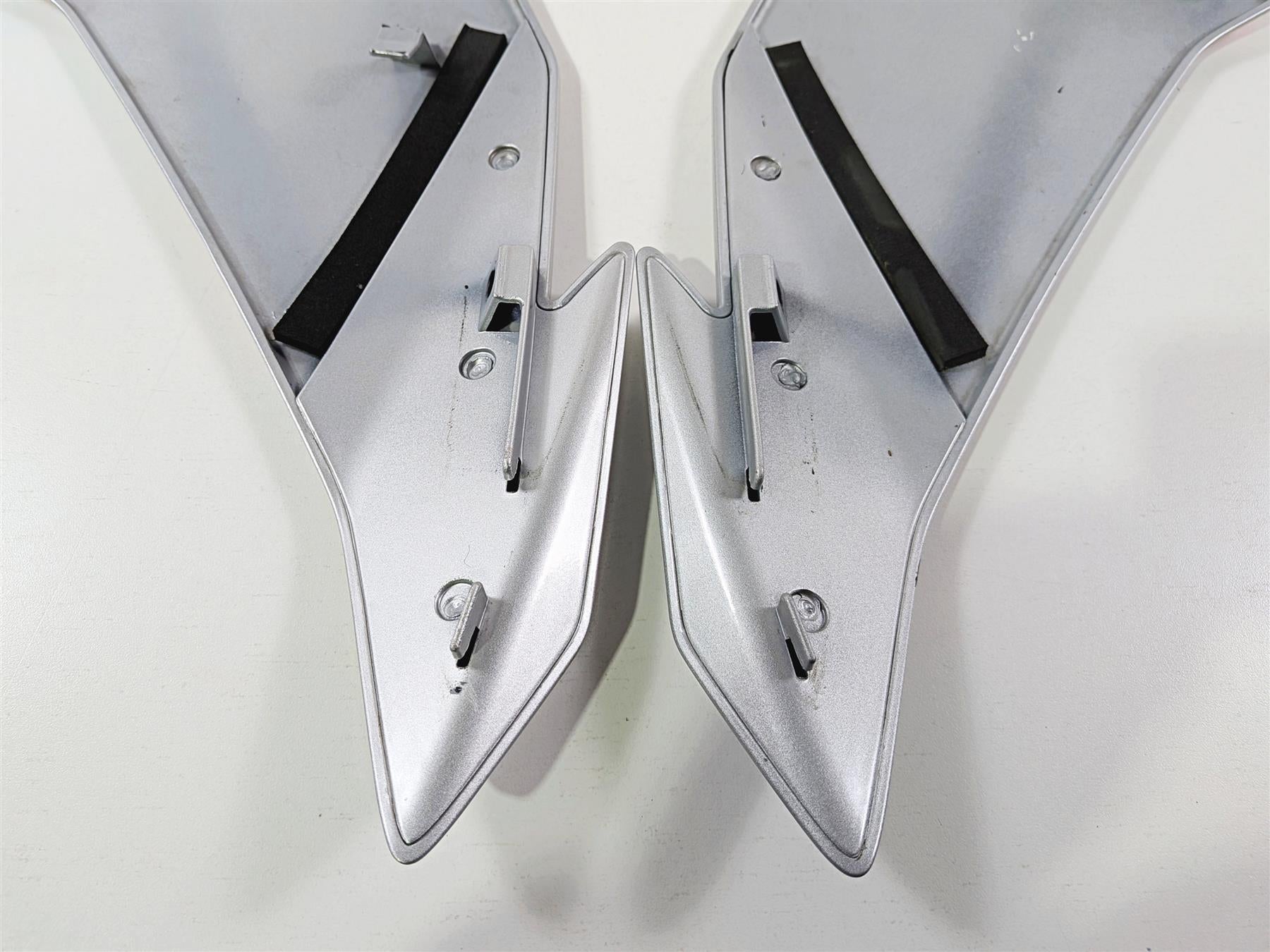 2016 Aprilia RSV 1100 Tuono V4 Factory Side Panel Fairing Cover Set 2H000884000 {{ shop.shopifyCountryName }} - Mototech271