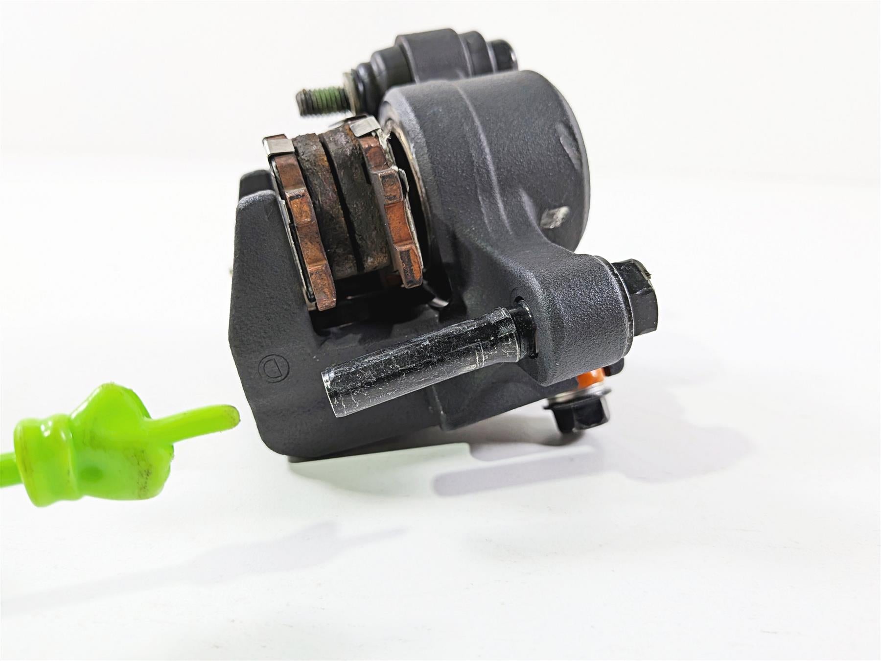 2025 Yamaha YZF R7 Rear Brake Caliper Nissin 2DR-2580W-00-00 {{ shop.shopifyCountryName }} - Mototech271