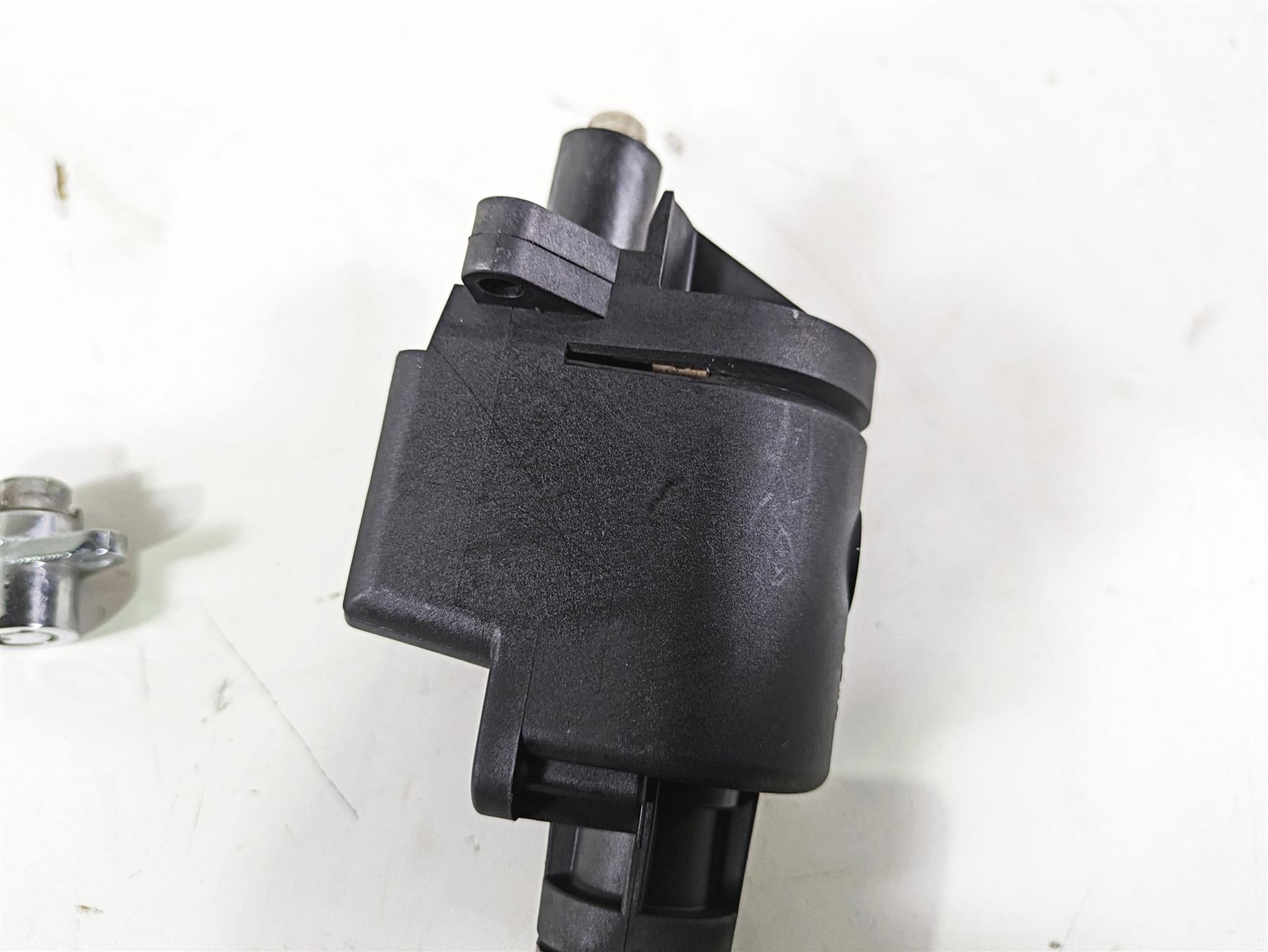 2008 Harley Touring FLHTCU E-Glide 105TH Ignition Switch Key Lock Set 71572-06 {{ shop.shopifyCountryName }} - Mototech271