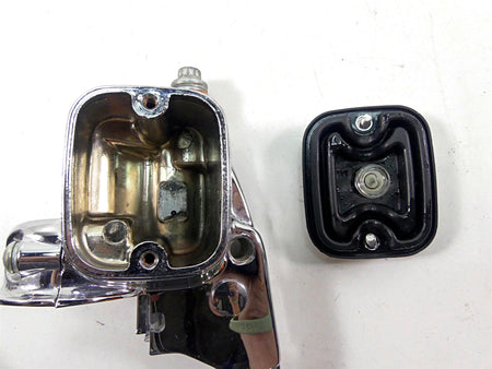 2007 Harley Touring FLHRSE CVO Road King Front 11/16 Brake Master Cylin 46431-05 {{ shop.shopifyCountryName }} - Mototech271