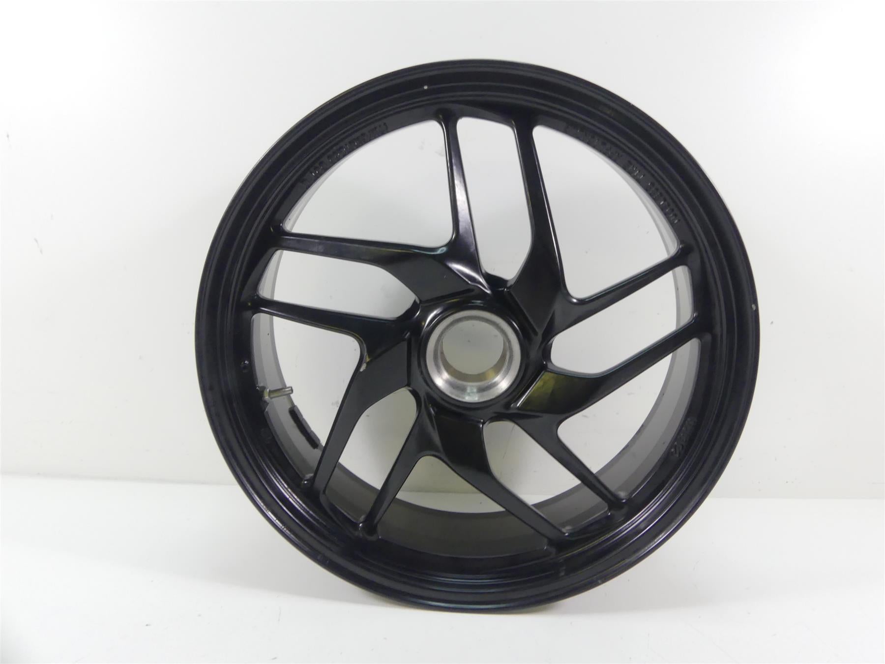 2015 Ducati Monster 1200 S Straight Rear Wheel Rim 17x6 50211663AA | Mototech271