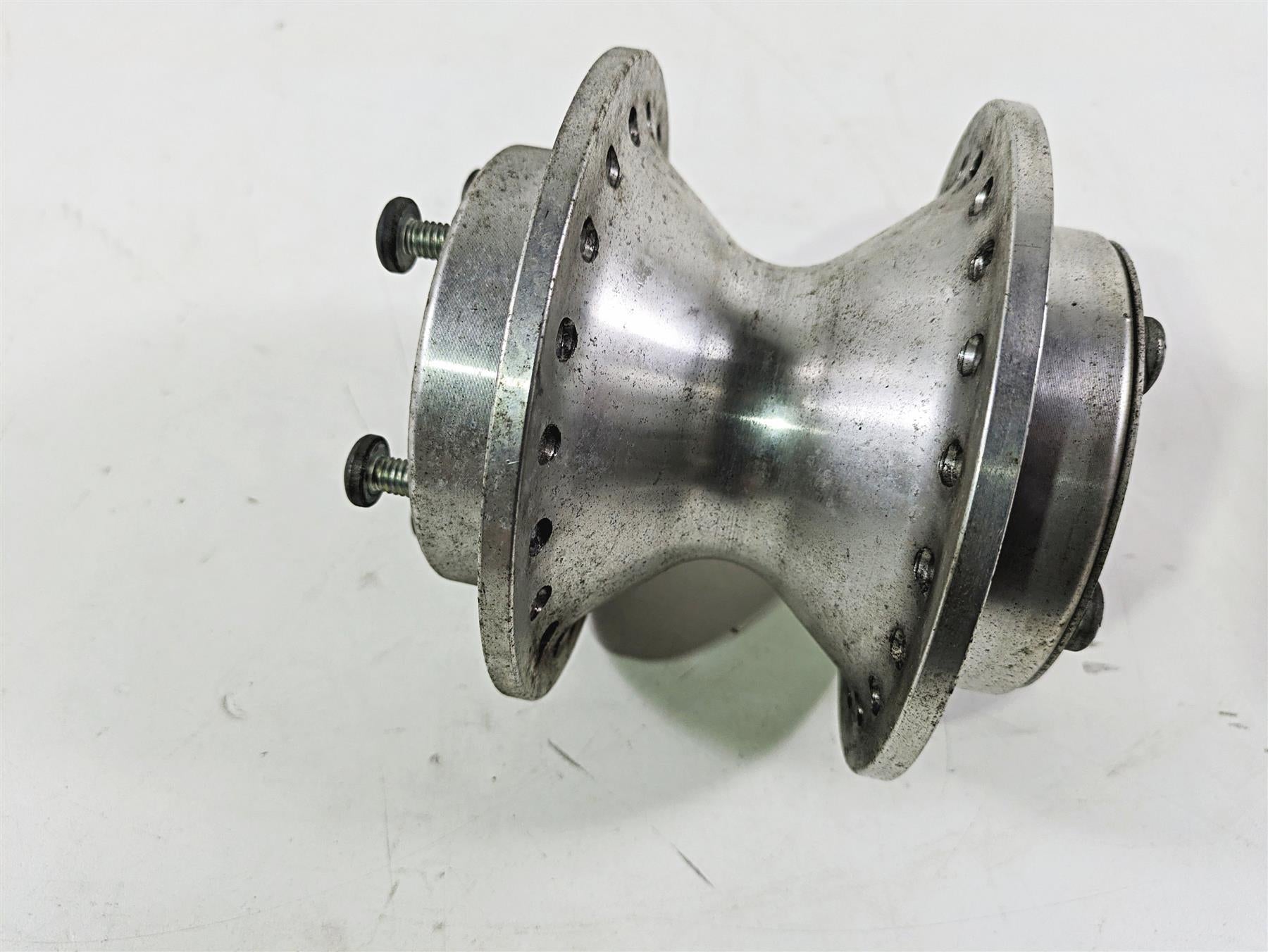 2017 Harley Dyna FXDB Street Bob Front Wheel Rim Hub & 25mm Bearings 41425-09 {{ shop.shopifyCountryName }} - Mototech271