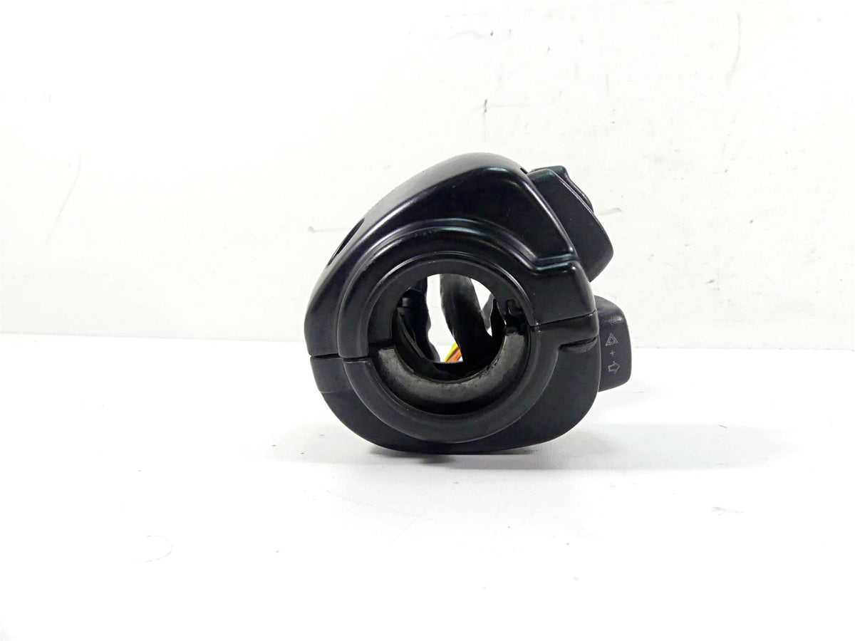 2013 Harley VRSCF Muscle Vrod Left Hand Control Switch - Read 71682-06A {{ shop.shopifyCountryName }} - Mototech271