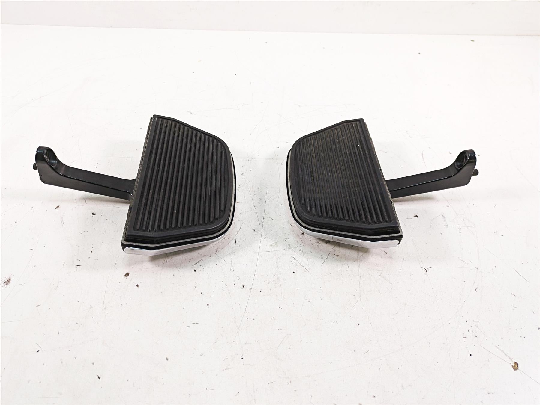 2008 Harley FLHTCU Electra Glide Left Right Passenger Floor Board Set 52719-93B {{ shop.shopifyCountryName }} - Mototech271