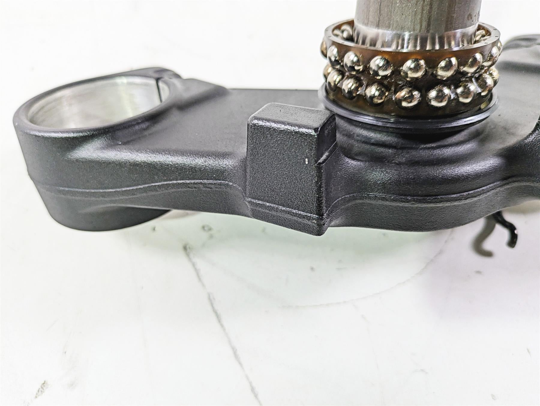 2022 Kawasaki ZR900RS Cafe Lower Triple Tree Steering Clamp 44037-0172-18R {{ shop.shopifyCountryName }} - Mototech271