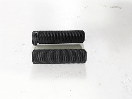 2017 Harley Dyna FXDB Street Bob Arlen Ness Knurled Hand Grip Set 07-325 {{ shop.shopifyCountryName }} - Mototech271